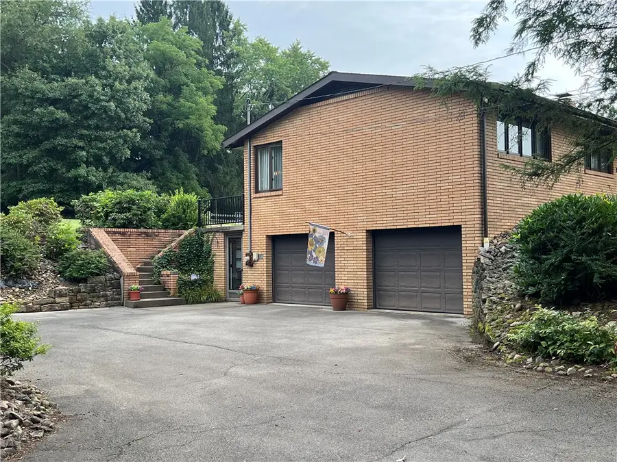 327 Holyoke Rd, Butler, PA 16001 - #3