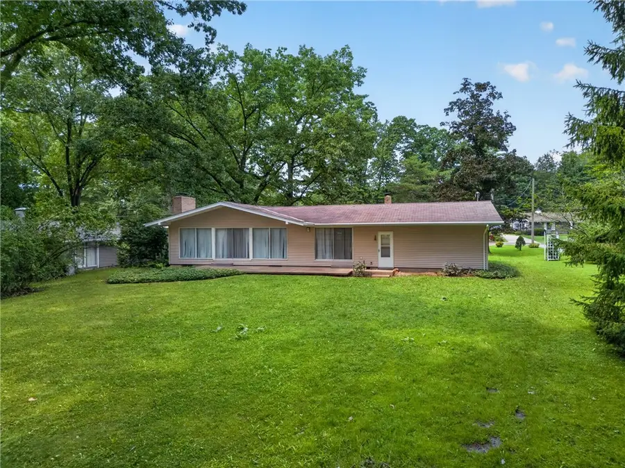 21 Evergreen Dr, Greenville, PA 16125 - #2
