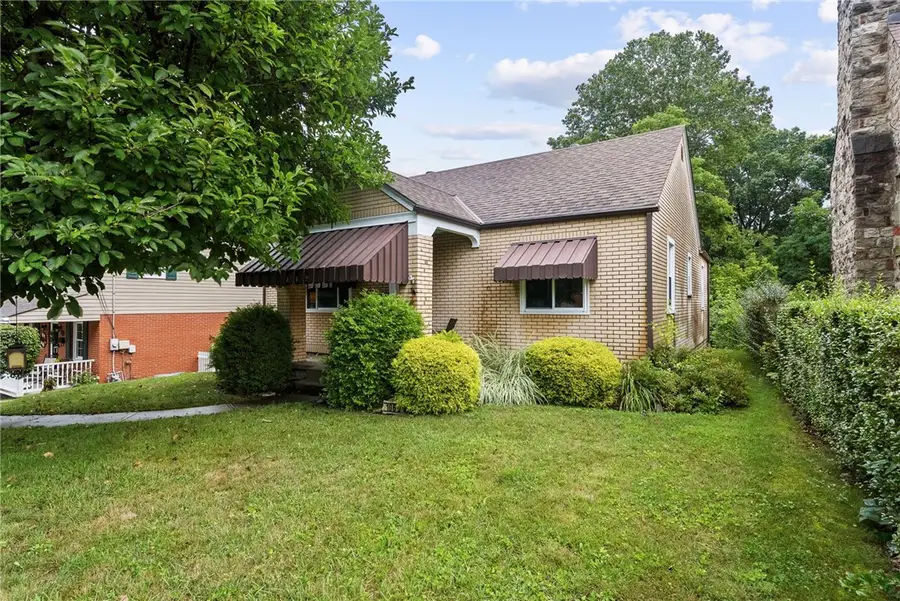 1069 Harding St, Bridgeville, PA 15017 - #2