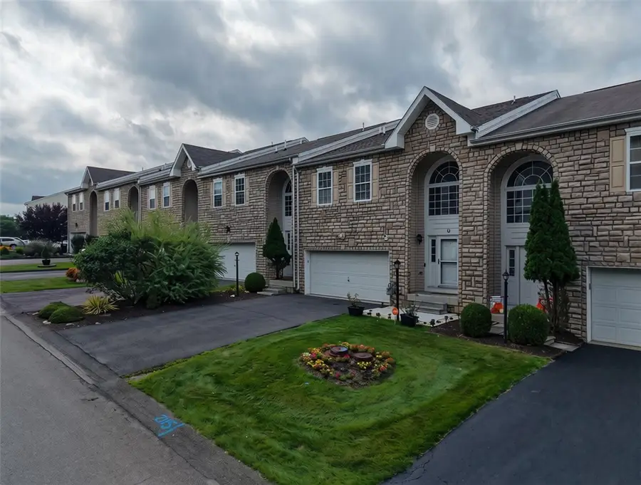 2115 Shawnee Dr, Washington, PA 15301 - #3