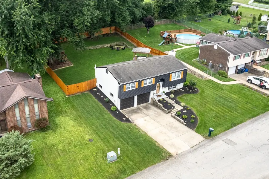 36 Concord Dr, Irwin, PA 15642 - #2