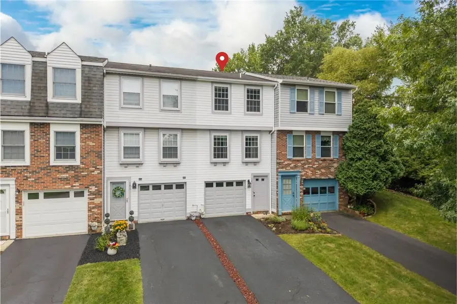 183 W Russets Cir, Bridgeville, PA 15017 - #2