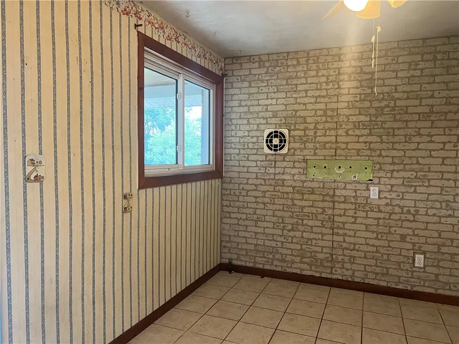 297 Ewings Mill Rd, Coraopolis, PA 15108 - #3