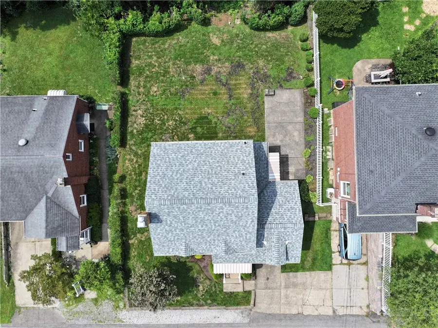 37 Colecrest St, Carnegie, PA 15106 - #2