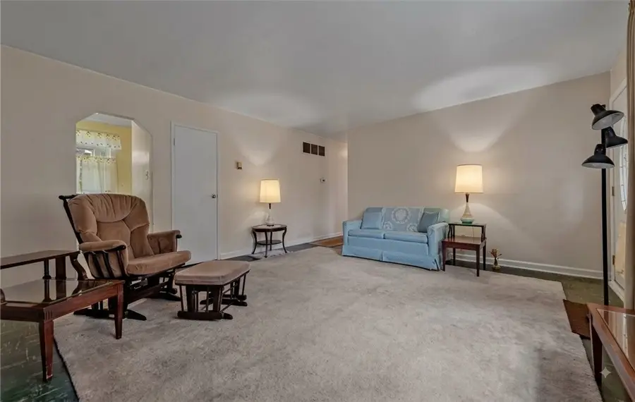110 Sunset Dr, Monroeville, PA 15146 - #3