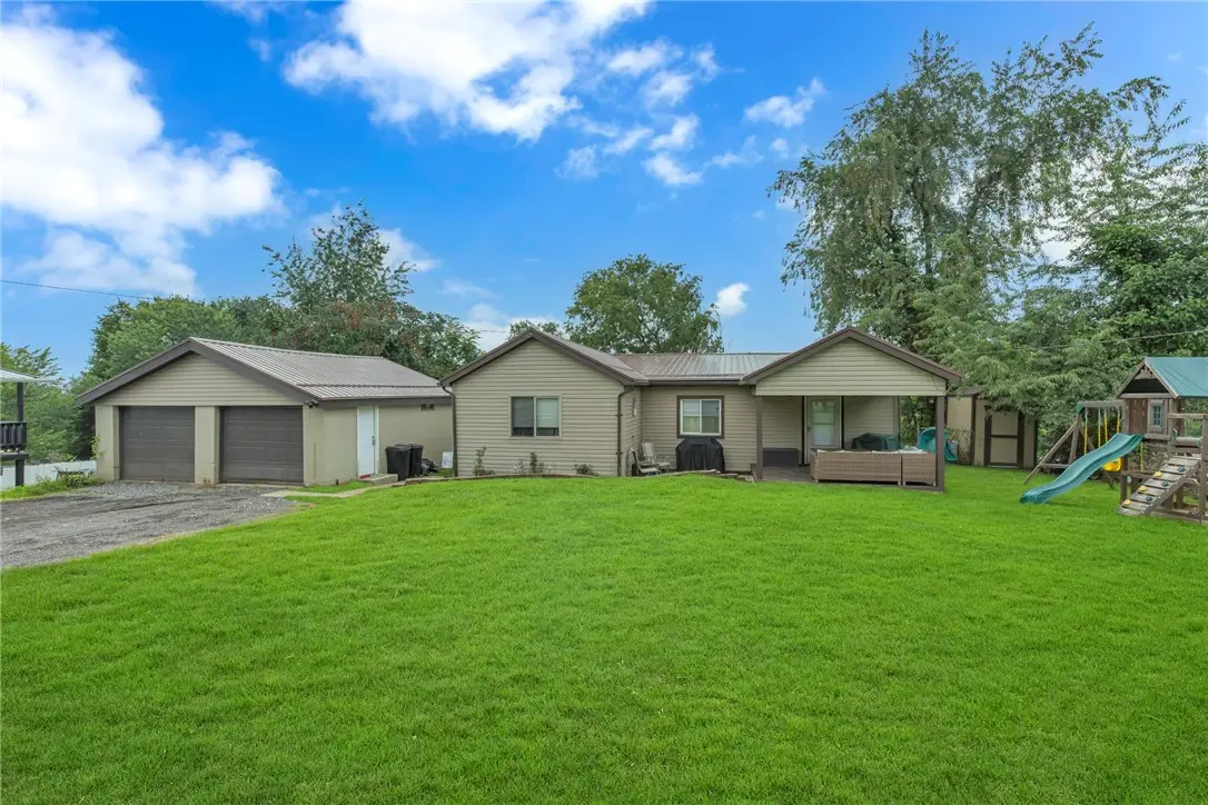 865 Walnut St, Rochester, PA 15074 - #1