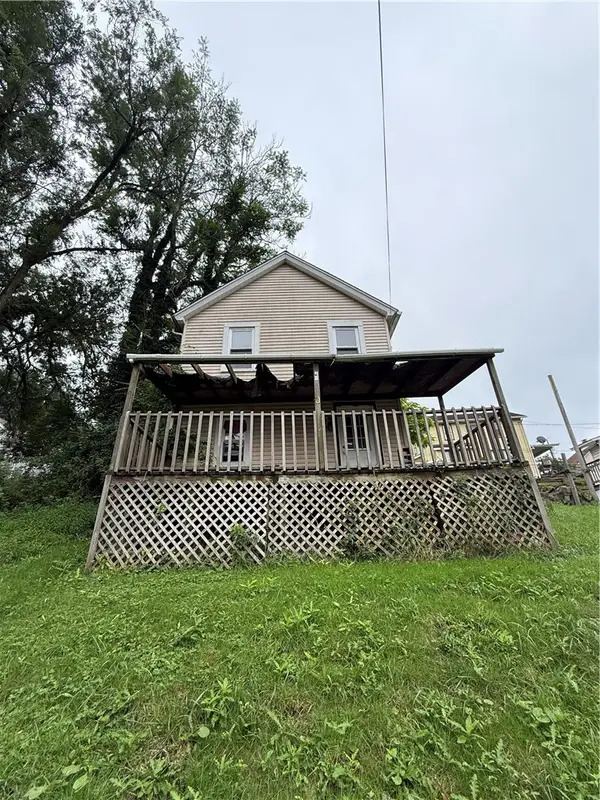 2 Bell Ave, Washington, PA 15301