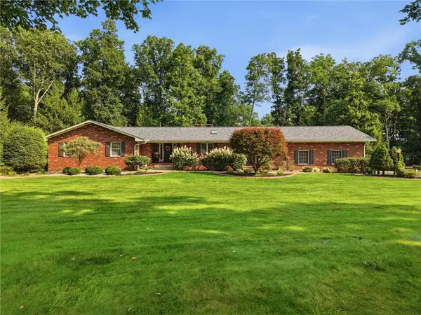 136 Woodshire, Greenville, PA 16125
