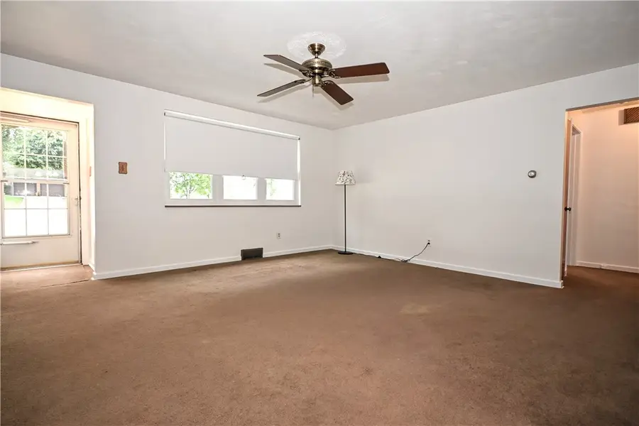 2105 Ridge Rd, McKeesport, PA 15135 - #3