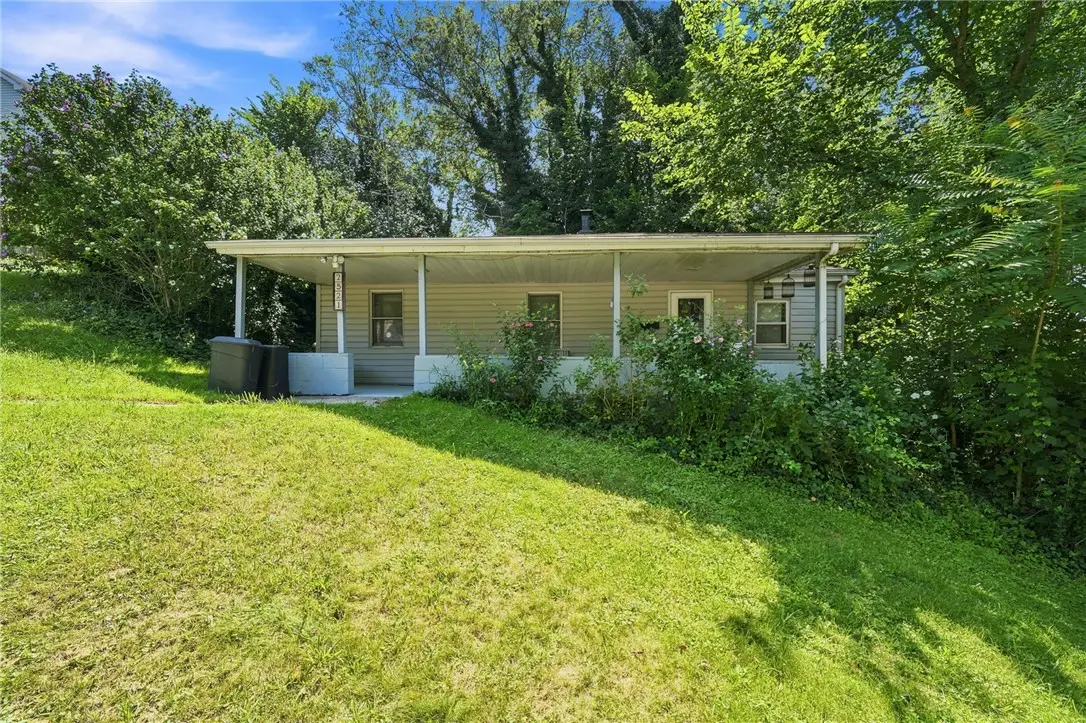 2521 Portland St, Grapeville, PA 15634 - #1