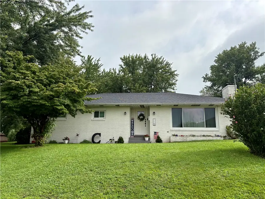 115 Frisbee Ave, Connellsville, PA 15425 - #2