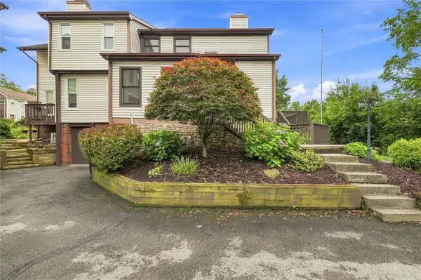 212 Spring Run Dr #212, Monroeville, PA 15146