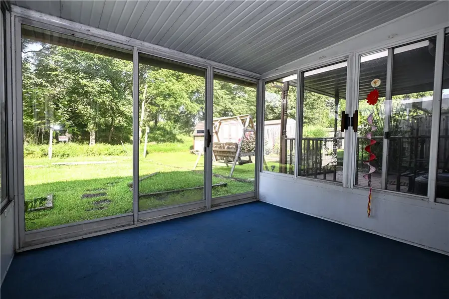 105 Williamsburg Dr, Elizabeth, PA 15037 - #3
