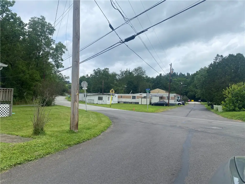 528 W Vincent St, Ligonier, PA 15658 - #1