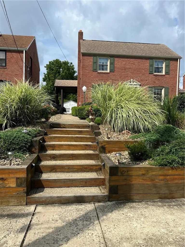 2207 Delaware Ave, New Castle, PA 16105 - #2