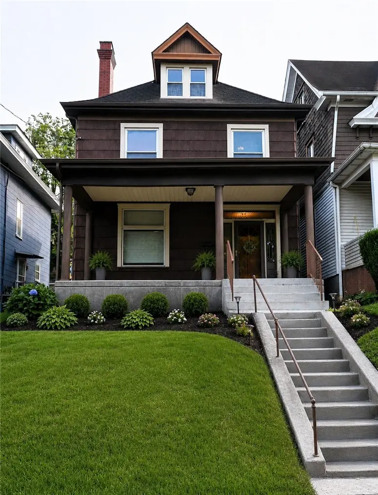 704 Lincoln St, Monongahela, PA 15063 - #1