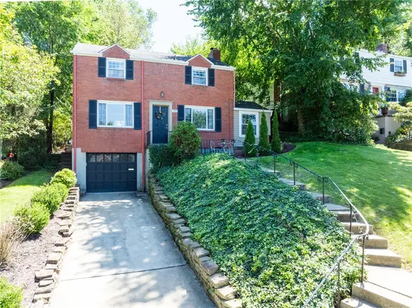 91 Seneca Dr, Pittsburgh, PA 15228