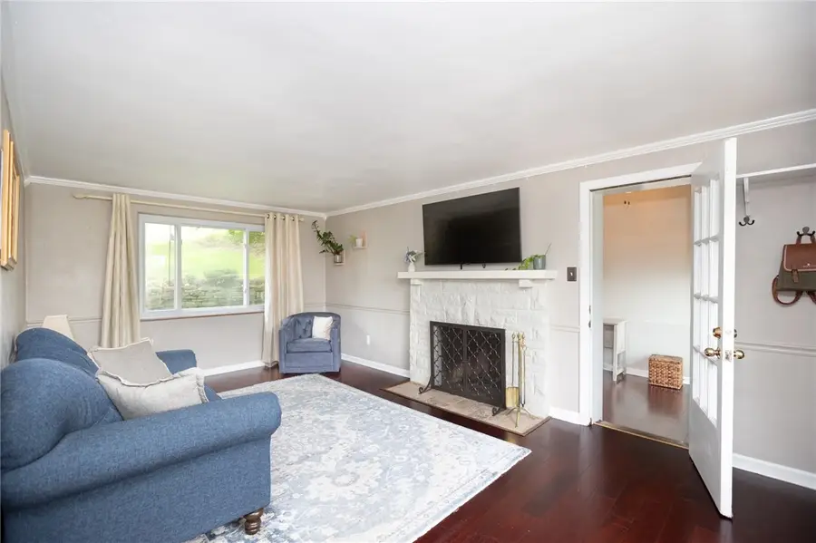 91 Seneca Dr, Pittsburgh, PA 15228 - #3