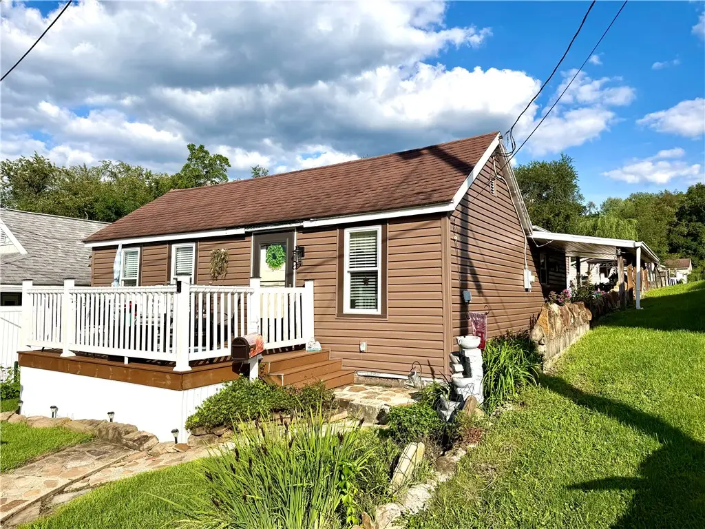 4 Hayes St, Dunbar, PA 15431 - #1