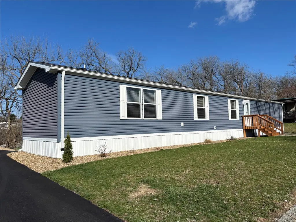 146 Cardinal Dr, Jeannette, PA 15644 - #1