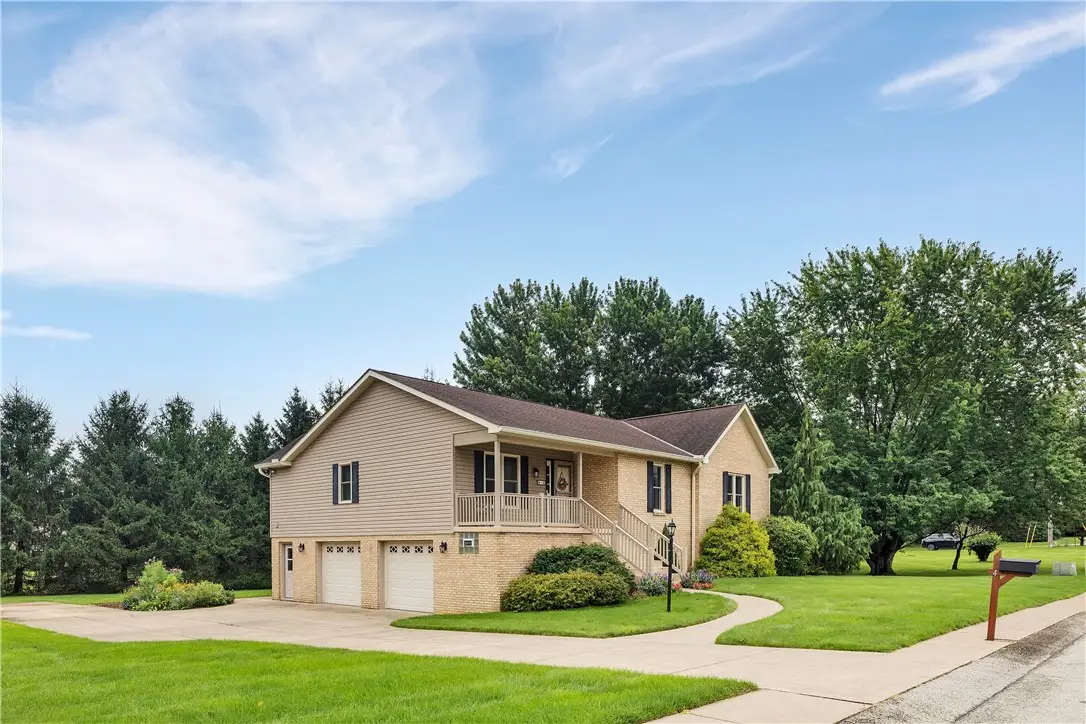 4 Spencer Dr, Penn, PA 15642 - #1