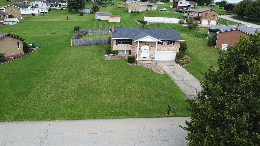 302 Virginia Cir, Uniontown, PA 15401 - #2