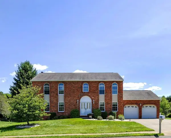 204 Trillium Dr, Cranberry Twp, PA 16066