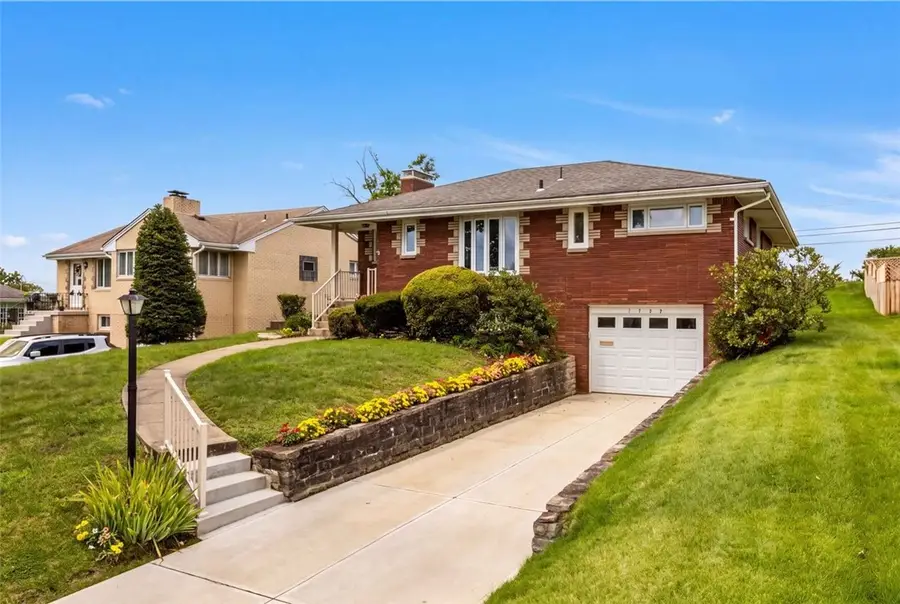 1722 Worcester Drive, Pittsburgh, PA 15243 - #2