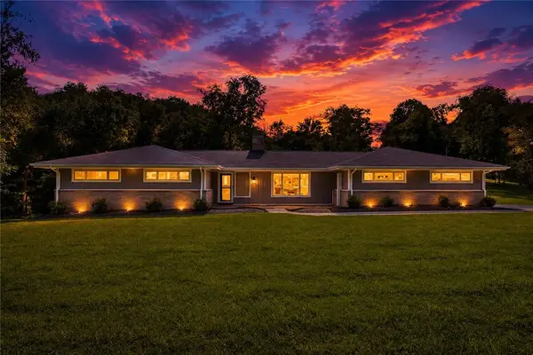 524 Munntown Rd, Finleyville, PA 15332