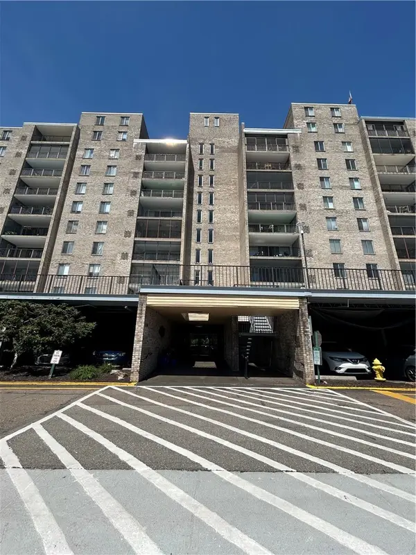 2160 Greentree Rd #400W, Pittsburgh, PA 15220
