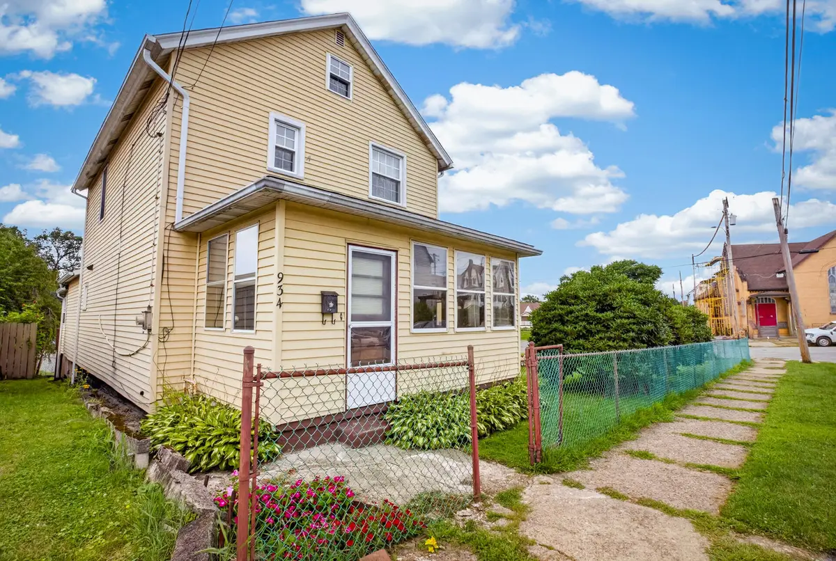 934 8th Avenue, Brackenridge, PA 15014 - #1