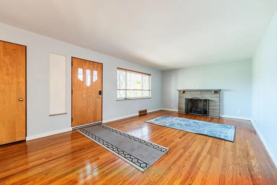 424 Bower Hill Rd., Pittsburgh, PA 15228 - #3