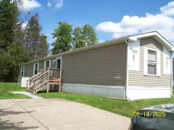 7 Hemlock Drive, Beaver Falls, PA 15010