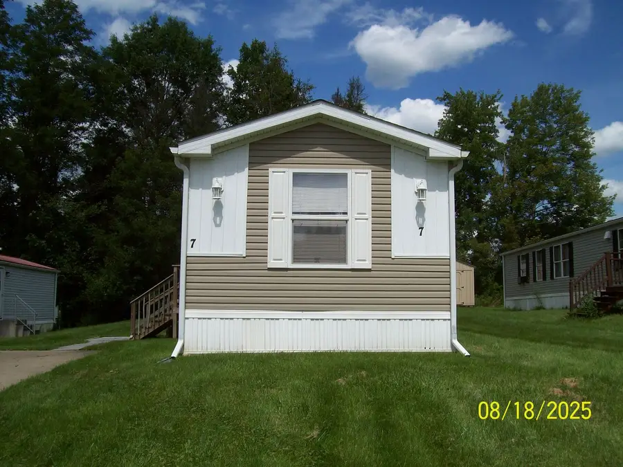 7 Hemlock Drive, Beaver Falls, PA 15010 - #3