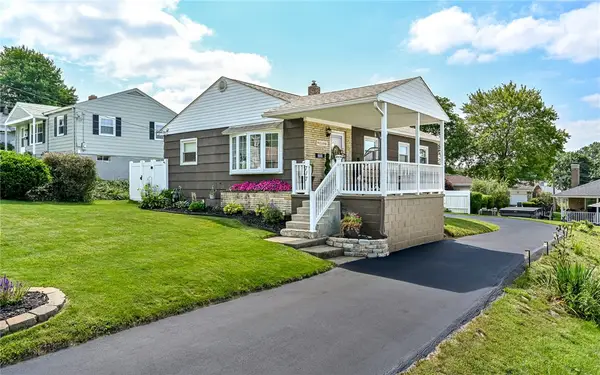 717 June Lee St, Ellwood City, PA 16117