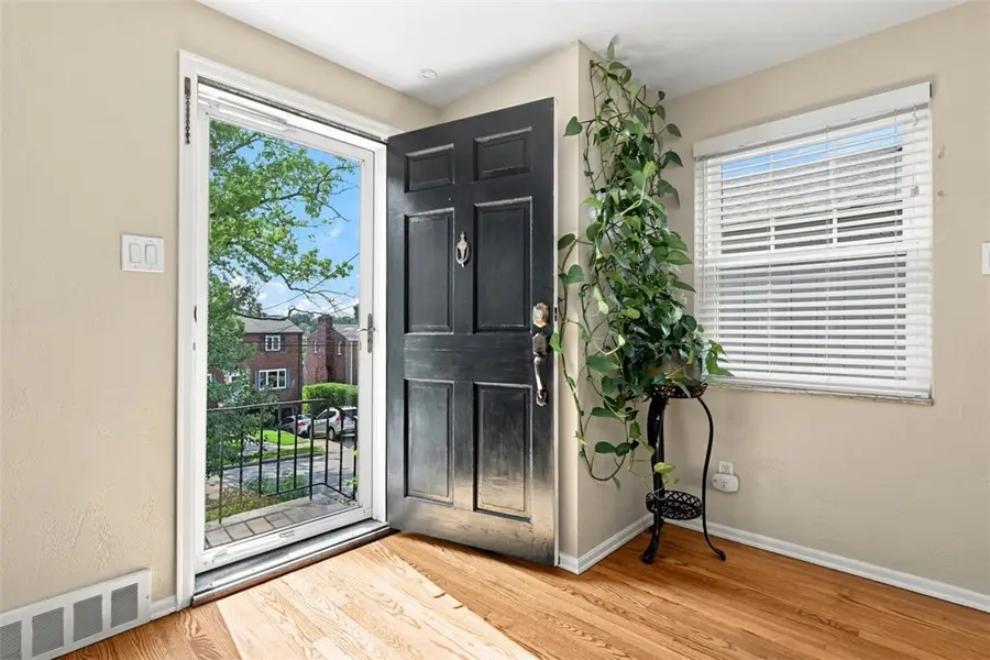 319 Questend Ave, Pittsburgh, PA 15228 - #3