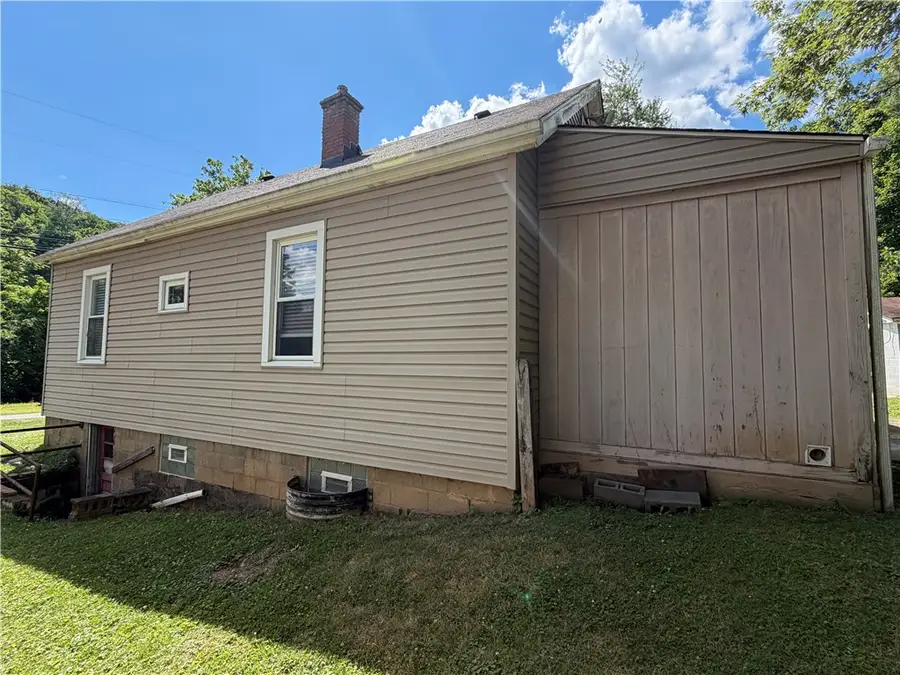2113 Lewis Run Rd, Clairton, PA 15025 - #3