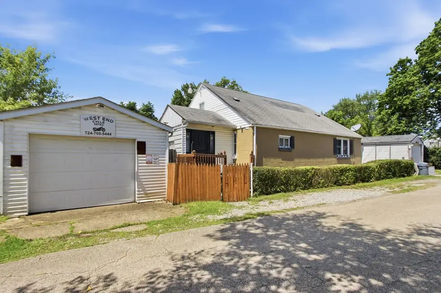 350 Mcgovern Ave, Washington, PA 15301 - #2