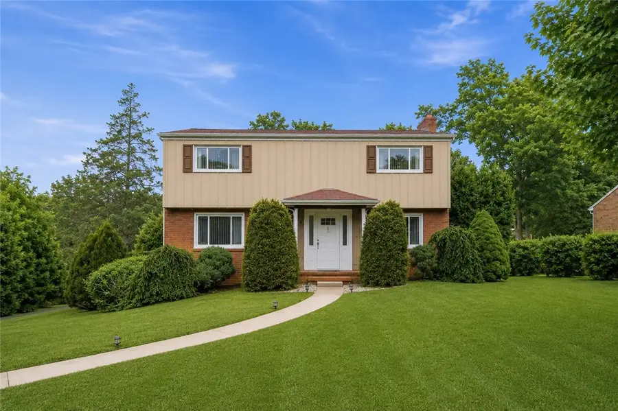 129 Dwellington Dr, Valencia, PA 16059 - #2