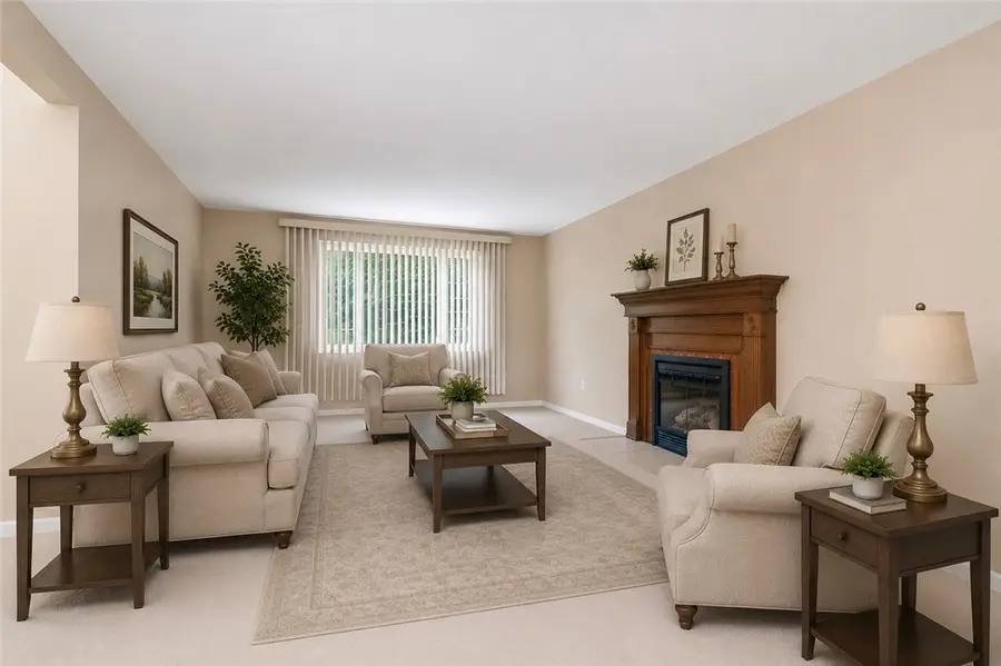 129 Dwellington Dr, Valencia, PA 16059 - #3