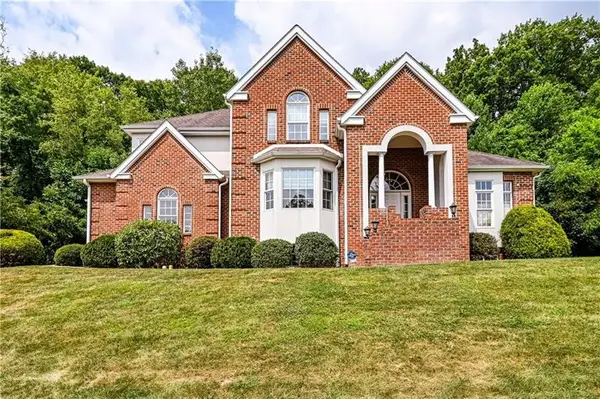 127 Woodhaven Dr, Jeannette, PA 15644