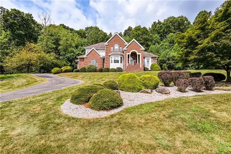 127 Woodhaven Dr, Jeannette, PA 15644 - #2