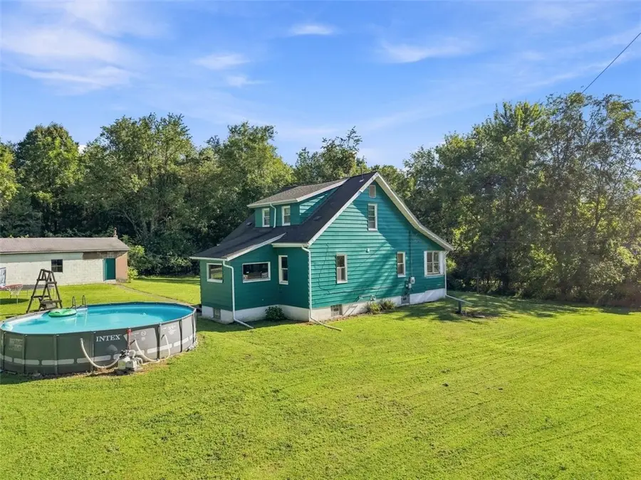1415 Fowler Ln, New Castle, PA 16101 - #2