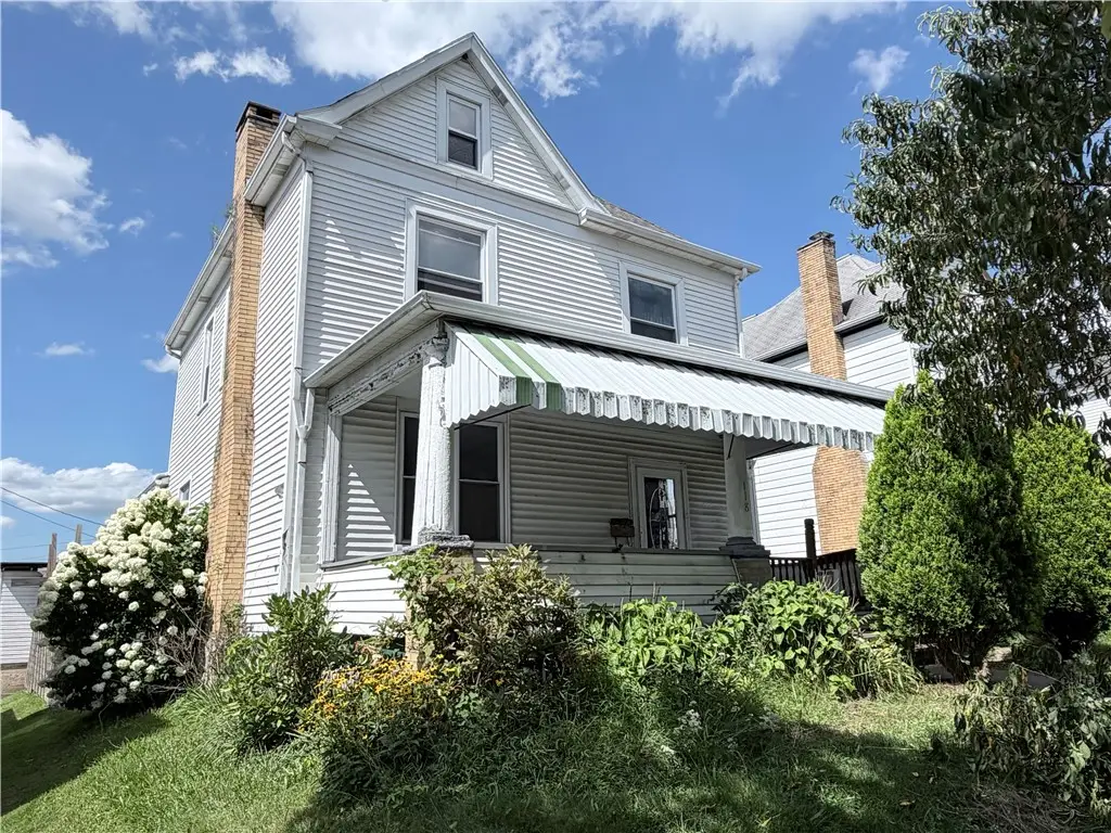 118 W Adams Ave, Vandergrift, PA 15690 - #1
