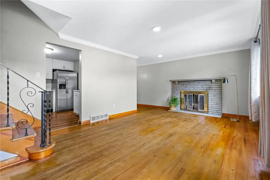 457 Orchard Spring Rd, Pittsburgh, PA 15220 - #3