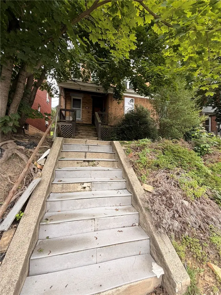 310 Broadway Ave, McKees Rocks, PA 15136 - #2