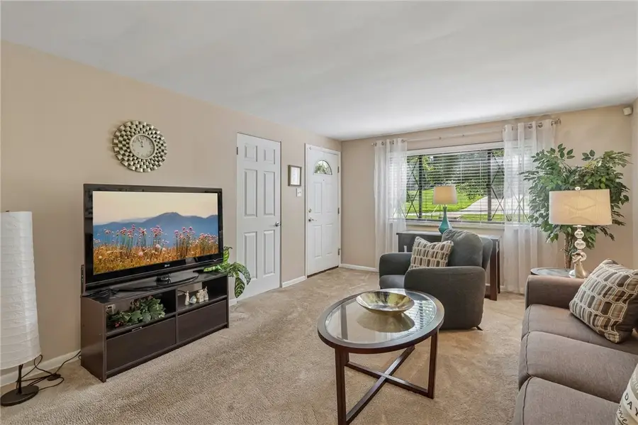 203 Graeser Ave, Bethel Park, PA 15102 - #3