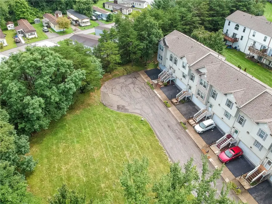 304 Pine Valley Dr, Imperial, PA 15126 - #3