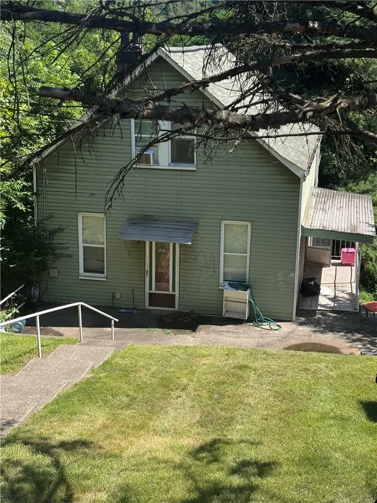 1523 Ridge Ave, Braddock, PA 15104 - #2