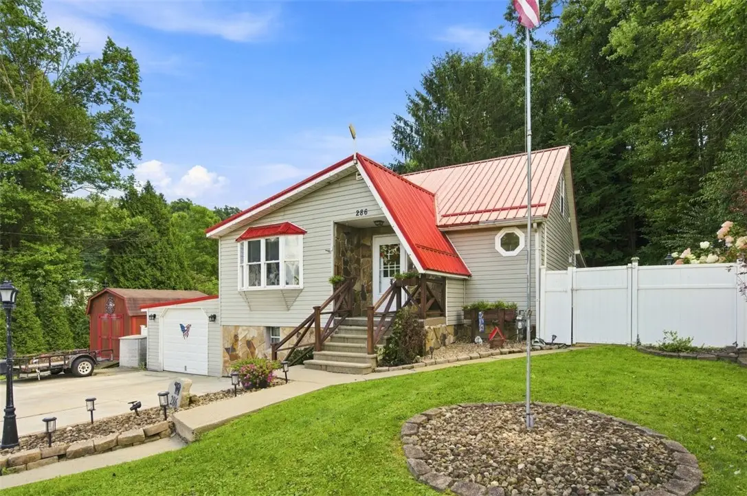 286 Big Knob Rd, Rochester, PA 15074 - #1